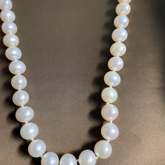 Birks Freshwater Cultured Pearl Strand 11-13mm 17” - Picture 3 of 10